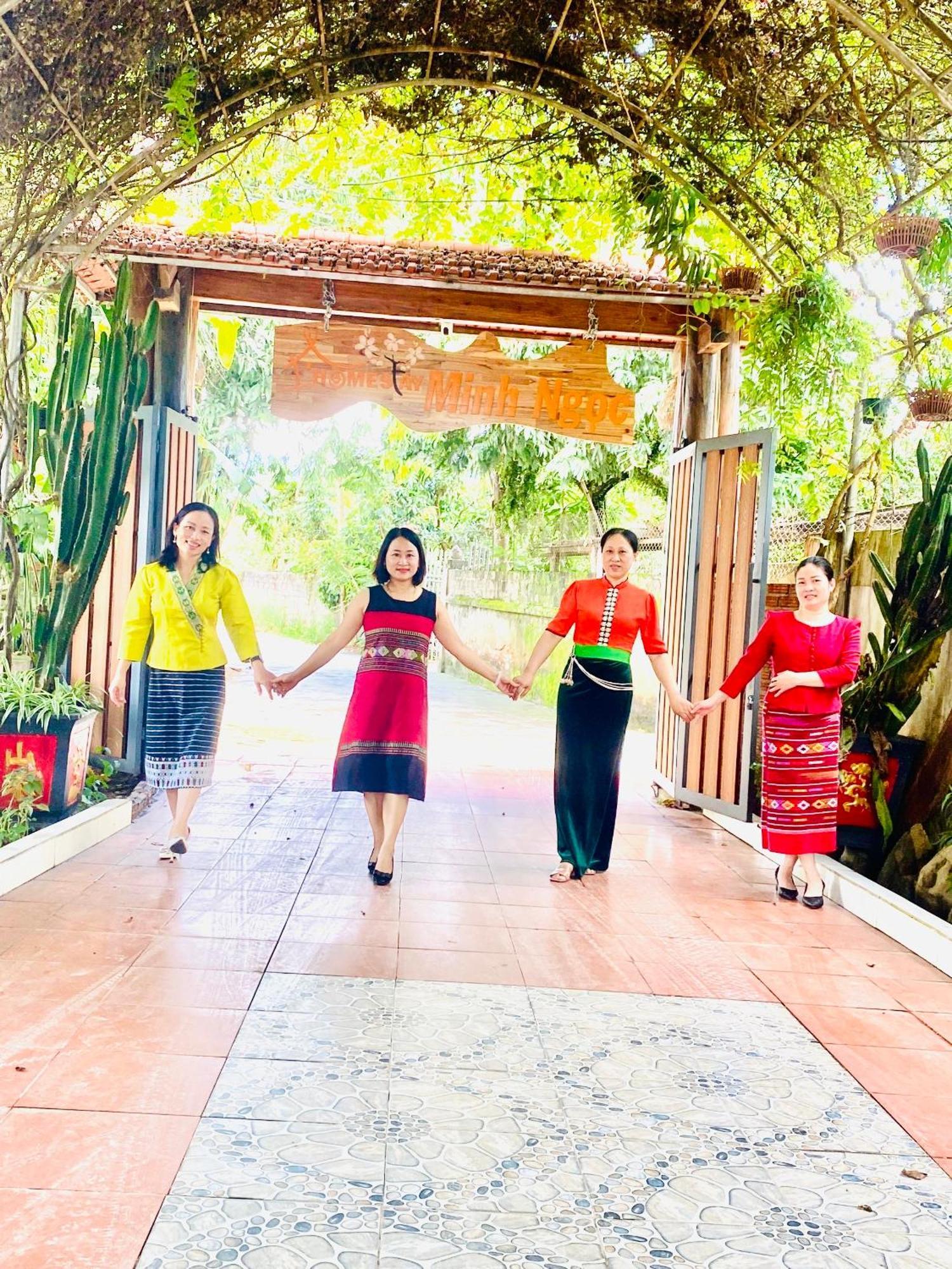 Minh Ngoc Homestay Dien Bien Phu Ban Him Lom Bagian luar foto