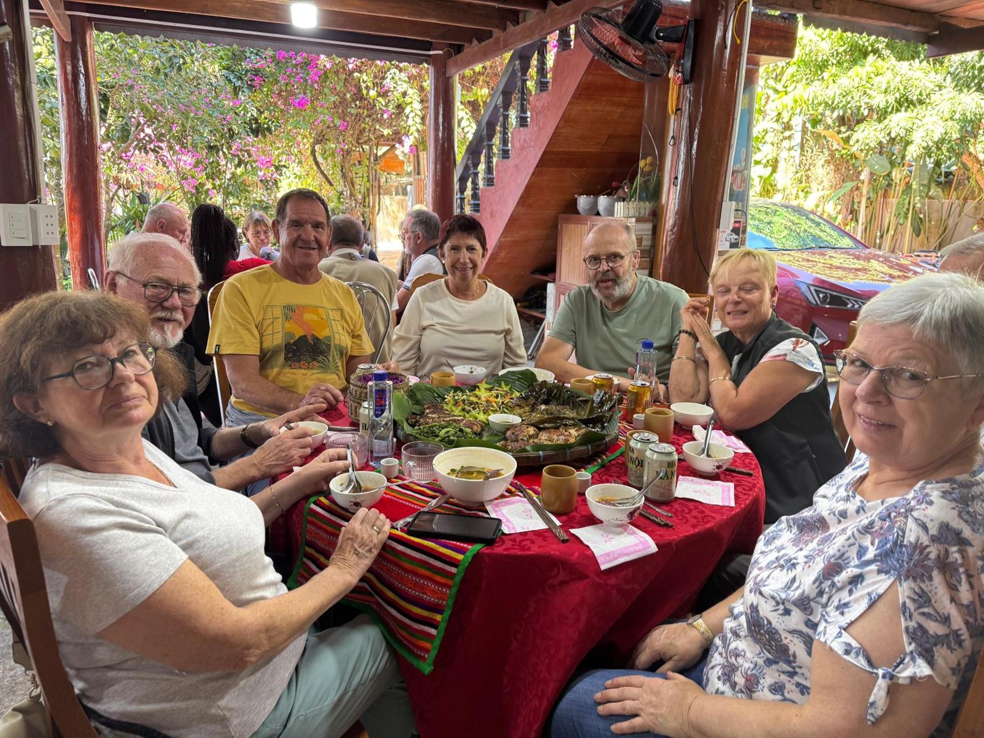 Minh Ngoc Homestay Dien Bien Phu Ban Him Lom Bagian luar foto