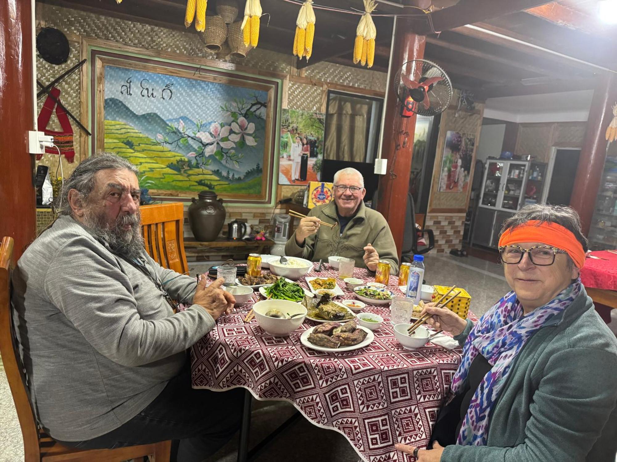 Minh Ngoc Homestay Dien Bien Phu Ban Him Lom Bagian luar foto
